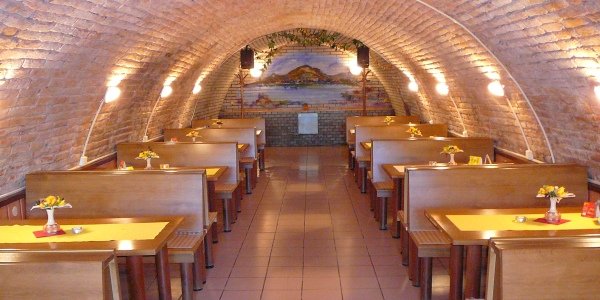 Vinárna a restaurace "U Langrů"