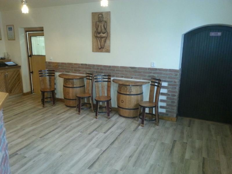 Vinárna a restaurace "U Langrů"