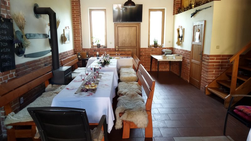 Cyklobar a penzion 100dola - restaurace