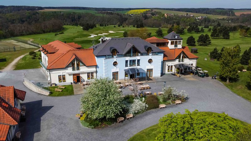 Resort Darovanský dvůr