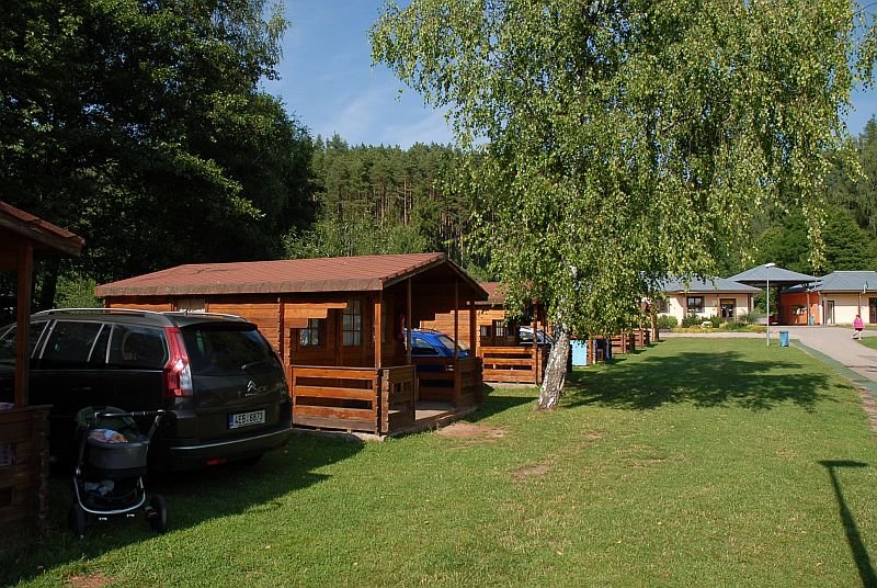 Koupaliště a kemp Pecka