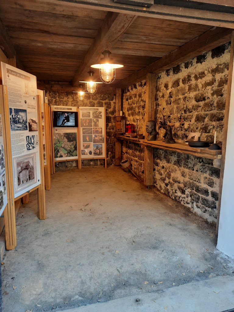 Památník Karla Čapka ve Staré Huti u Dobříše